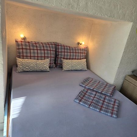Apartments Stara Baška Екстериор снимка