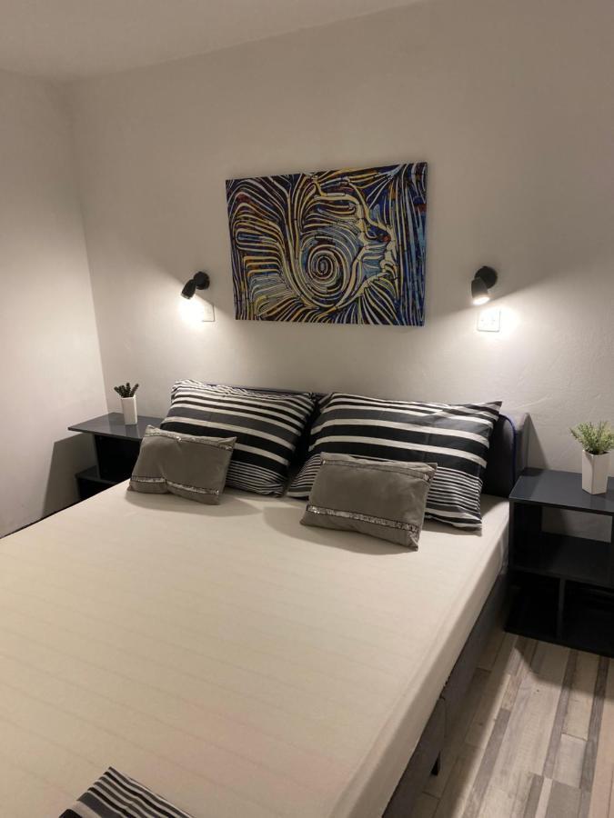 Apartments Stara Baška Екстериор снимка
