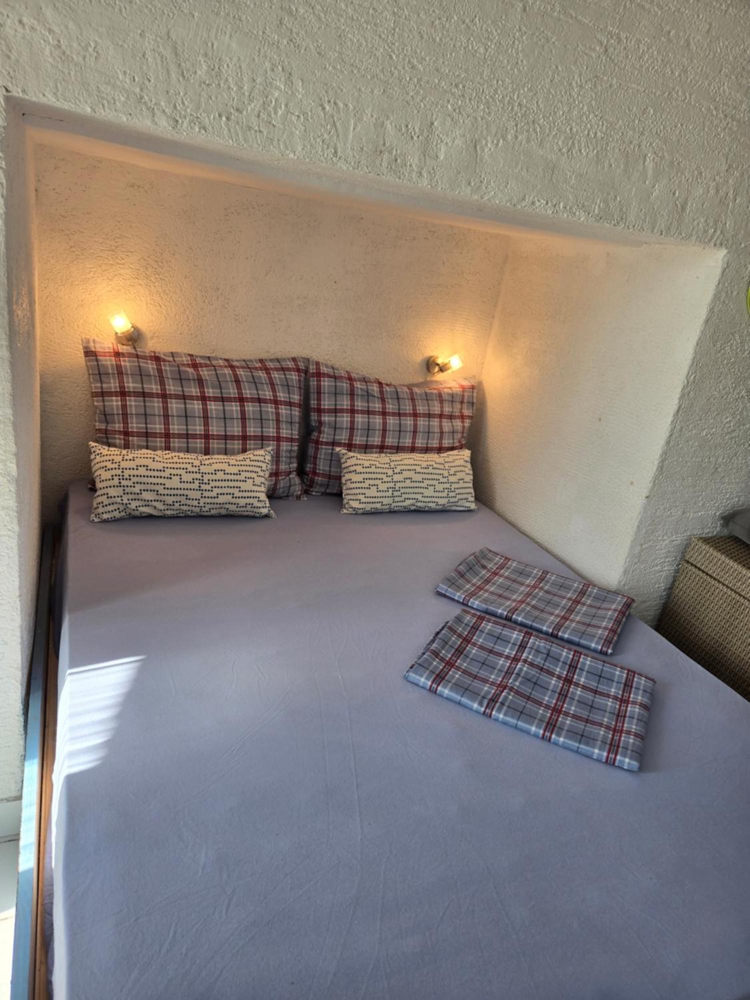 Apartments Stara Baška Екстериор снимка